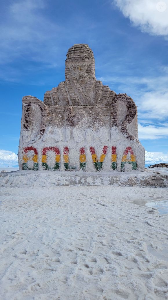 Com cerca de 10,5 mil km² e localizado a mais de 3.600 metros de altitude, o Salar do Uyuni, na Bolívia, é o maior deserto de sal do mundo e inspira o novo Zaad Infinity