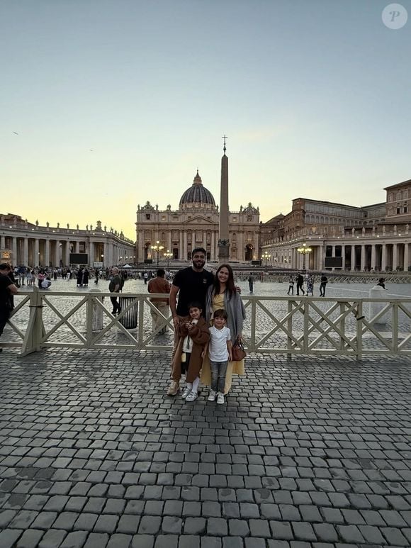 Henrique, dupla de Juliano, e Amanda Vasconcelos são pais de um casal de filhos e estão juntos desde 2018