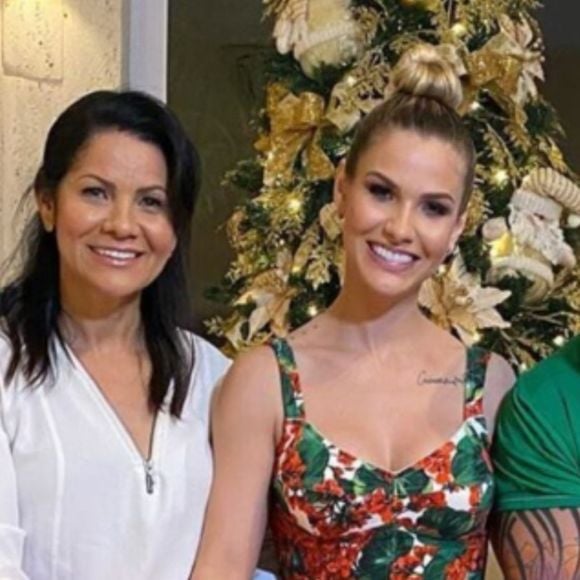 'Sobre a menção 'vovô do ano', no Instagram do patriarca Itamar Suita, esclarecemos que a mesma está presente na biografia desde a criação do perfil em 2020'