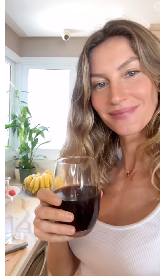 Gisele Bündchen toma um chá gelado todos os dias pela manhã que ajuda na imunidade e saúde em geral