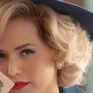 Qual é o final de Zélia (Letícia Colin) em 'Garota do Momento'? Vilã tira a perfumaria Carioca de Maristela (Lilia Cabral)