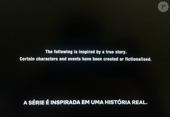 "Vinagre de Maçã" chega com um aviso que o material promocional da série deixa claro que "alguns personagens e eventos foram criados ou ficcionalizados"