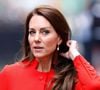 Aniversário de casamento com cabelo novo: Kate Middleton renova tom dos fios após anos e surge mais loira. Veja fotos!