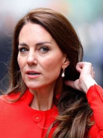 Aniversário de casamento com cabelo novo: Kate Middleton renova tom dos fios após anos e surge mais loira. Veja fotos!
