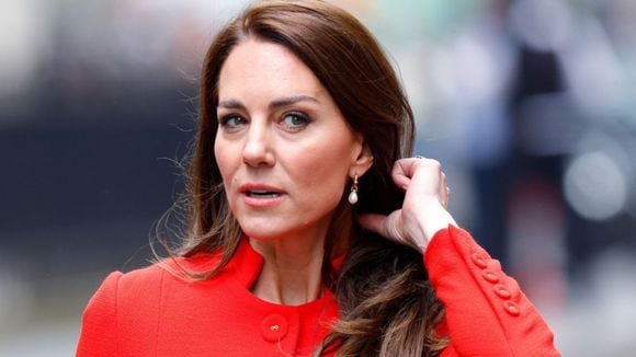 Aniversário de casamento com cabelo novo: Kate Middleton renova tom dos fios após anos e surge mais loira. Veja fotos!
