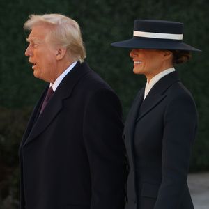 As escolhas de moda de Melania Trump para esta data especial também despertaram a curiosidade.