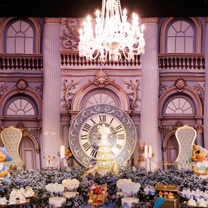 A mesa do bolo da festa da filha de Zezé Di Camargo e Graciele Lacerda