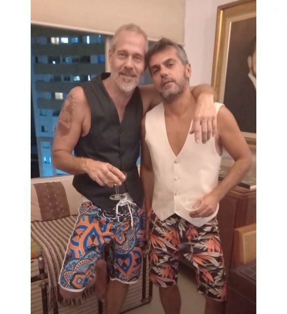Nico Puig, galã da Globo nos anos 1990, e o produtor Jefferson Lattari estão juntos há quase 30 anos