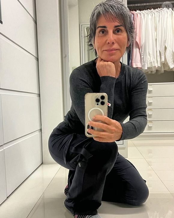 Gloria Pires está atualmente com 61 anos e impressiona a web com sua boa forma e saúde