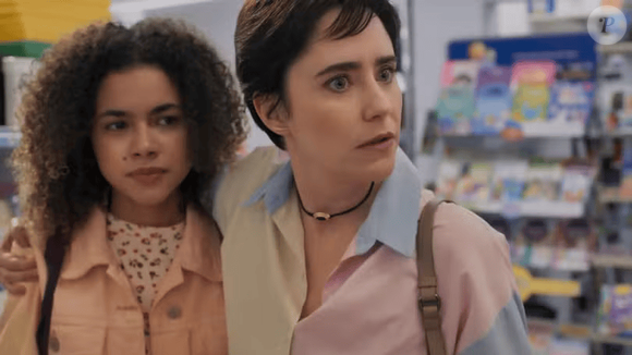 Samira (Fernanda Vasconcellos) obriga colegas a pedirem desculpas a Joélly Alana Cabral) e mantém em segredo a amizade entre as duas