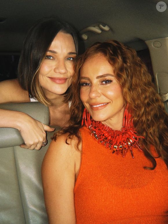 O álbum compartilhado pela atriz trouxe uma mistura equilibrada entre lazer, trabalho e amigos.