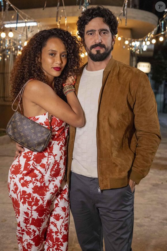 Raquel (Taís Araujo) e Ivan (Renato Góes) passam a noite juntos em um hotel