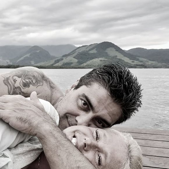 Junno Andrade compartilhou uma série de fotos da intimidade com Xuxa Meneghel