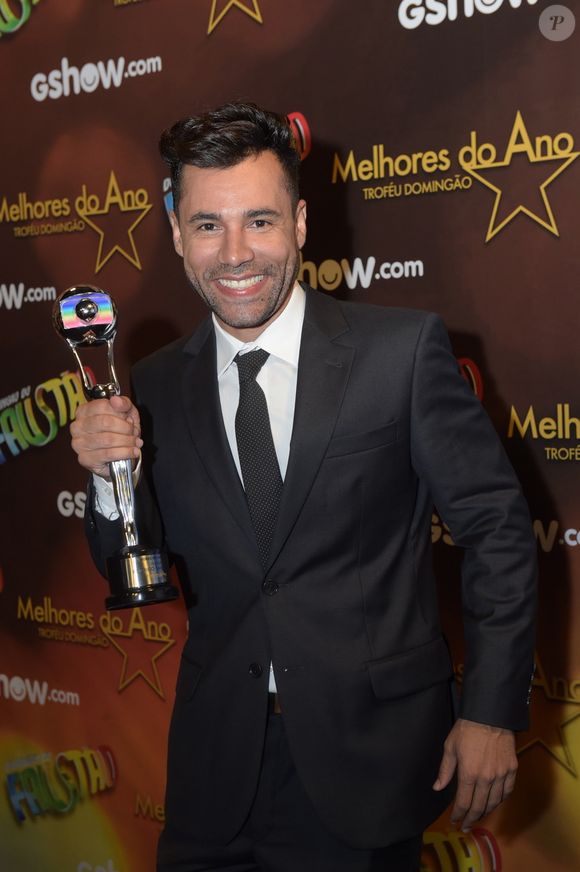 Atento nas tendências da época, Rodrigo Sant'Anna apostou em preenchedores no rosto