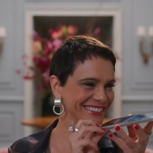 Malu Galli homenageia Nathalia Timberg em cena de maionese estragada em 'Vale Tudo'