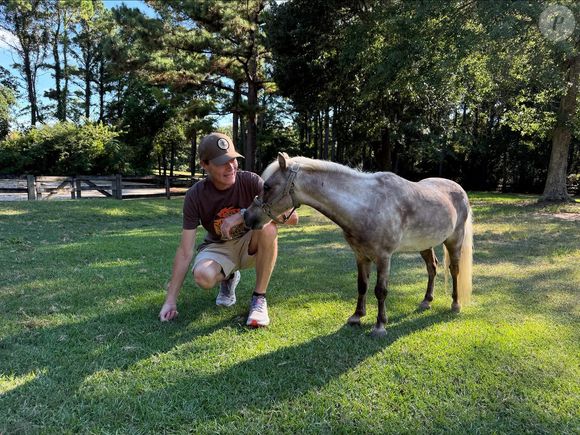 Morreu neste sábado, dia 07 de fevereiro, o cantor Brad Arnold