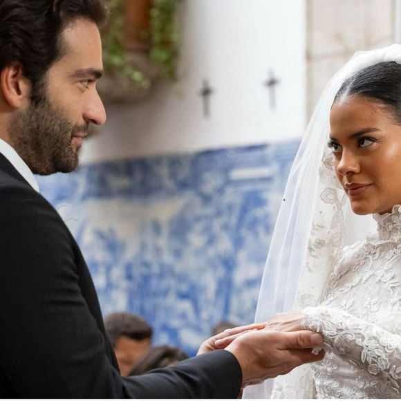 Novela 'Vale Tudo': Fátima e Afonso se casam, e esse é um dos assuntos mais comentados de todos os tempos na novela.