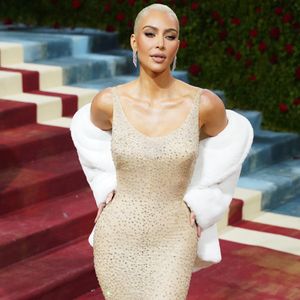 Kim Kardashian aposta no nude no Met Gala (2022)