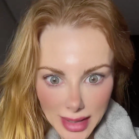 "Não só na 17, a gente teve na 14 inúmeros motivos de expulsão, até ameaça de morte e você não expulsou. Então você é extremamente seletivo", detonou Deborah Albuquerque