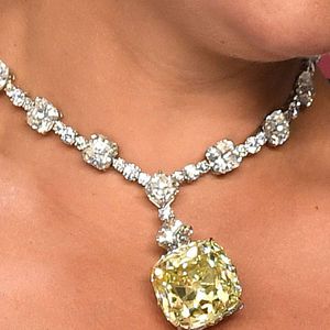 O Tiffany Diamond, usado por Lady Gaga no Oscar, é um dos maiores diamantes amarelos já lapidados