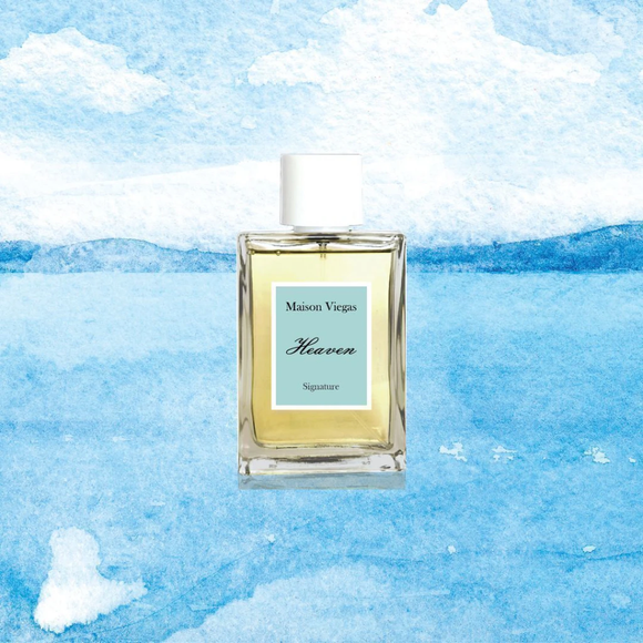 Com notas de cidra, bergamota da Calábria e laranja siciliana, o Heaven, da Maison Viegas, apresenta uma saída cítrica. De acordo com as informações fornecidas pela marca, o perfume também reúne néroli tunisiano, gengibre da Nigéria e canela-do-Ceilão nas notas de corpo, além de chá preto chinês, Ambroxan, madeira guaiac e olíbano no fundo