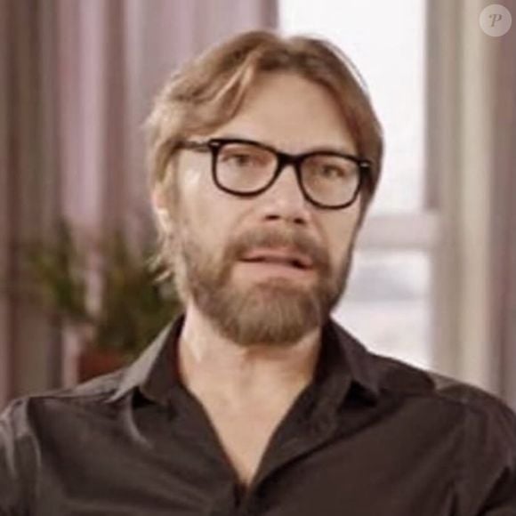 Flagrante de sexo coletivo com 15 homens durante o réveillon de 2025 segue repercutindo: segundo Ullisses Campbell, a dinâmica mudou, mas os encontros continuam