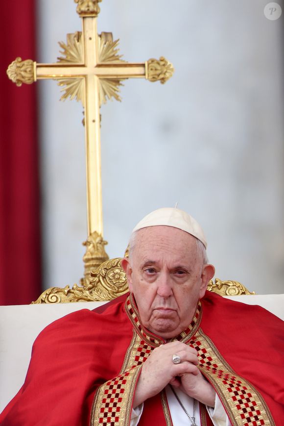 O líder da Igreja Católica teria confidenciado a seus assessores que teme não resistir. “Talvez não sobreviva desta vez”, teria dito o pontífice, segundo relatos