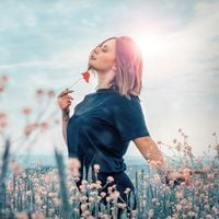 Com baunilha e flor de laranjeira, esses 5 perfumes são parecidos com o Marly Valaya, fragrância que voltou a ser buscada no Google em 2025