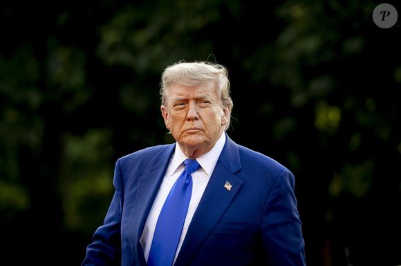 Presidente dos EUA, Trump enviou carta para Lula: "Cobraremos do Brasil uma tarifa de 50% sobre todas e quaisquer exportações brasileiras enviadas para os Estados Unidos, separada de todas as tarifas setoriais existentes'.