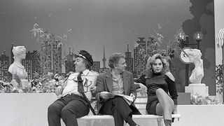 Morre, aos 83 anos, humorista Theobaldo, o Guarda Juju de 'A Praça é Nossa'; há uma década, famoso expôs mágoa com Carlos Alberto de Nóbrega: 'Fui descartado'