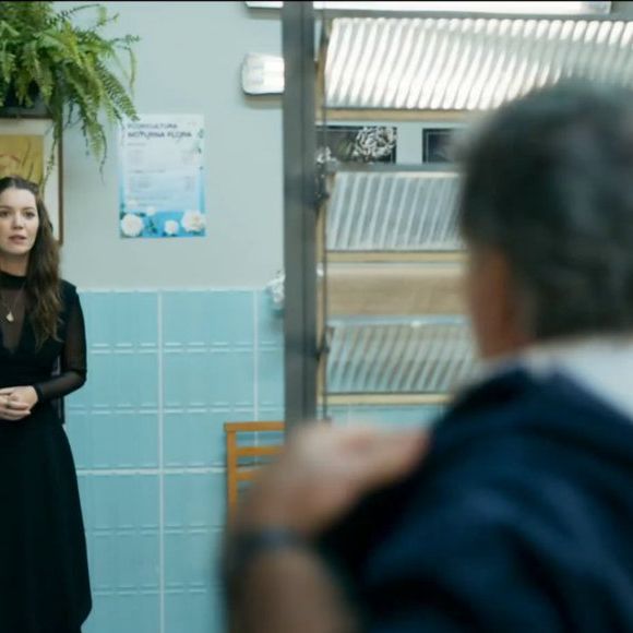 'Se onde eu moro não fosse tão pequeno, tão apertado, eu levava você comigo'. A declaração de Francesca para Otoniel (Tony Ramos) voltou a movimentar as redes sociais e fortaleceu a teoria de que a personagem de Nathalia Dill seria um fantasma em 'Quem Ama Cuida'
