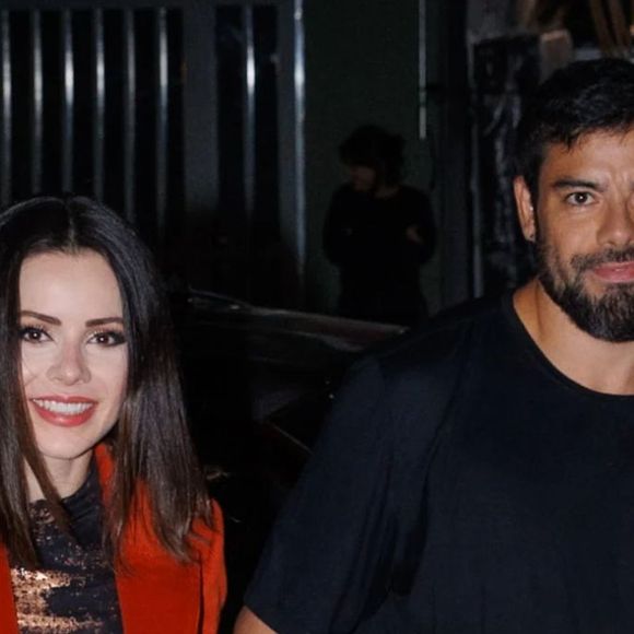 Em resposta à declaração de amor rara, fãs de Sandy comemoraram o relacionamento da cantora