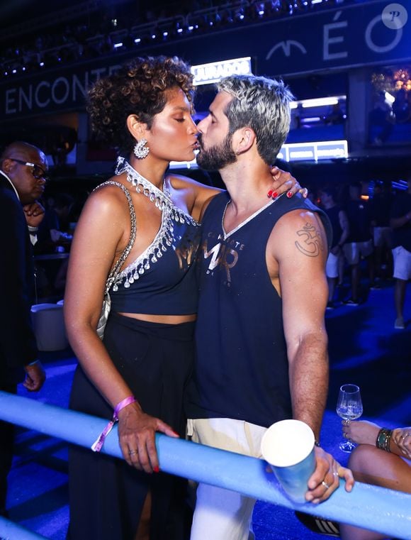 Carnaval 2026 com beijo de Bárbara Reis no marido, o ator, bailarino e preparador físico Raphael Najan
