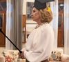 Maria de Fátima (Bella Campos) aprende com os ensinamentos de Odete Roitman (Debora Bloch) na novela Vale Tudo