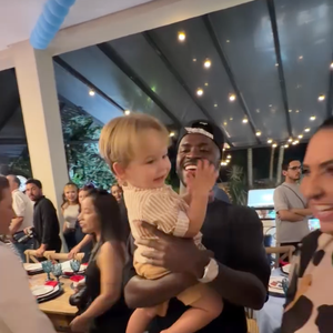 Em um dos vídeos, Vini Jr. aparece brincando com José Leonardo, filho caçula de Virgínia Fonseca