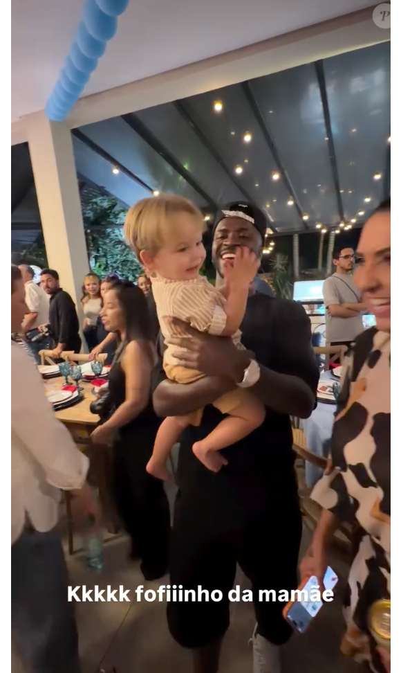 Em um dos vídeos, Vini Jr. aparece brincando com José Leonardo, filho caçula de Virgínia Fonseca