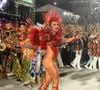 Virginia Fonseca encarou perrengues no desfile do Carnaval 2026 com costeiro de 12kg e tapa-sexo que quase caiu