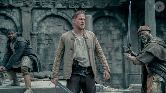 'Rei Arthur: A Lenda da Espada' também foi massacrado pela crítica especializada, amargando notas baixíssimas