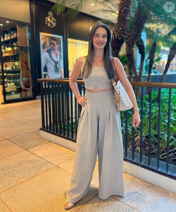 Carla Vilhena trabalhou na Globo de 1997 a 2017, sendo que em 2016 a empresa da jornalista assinou contrato com a TV para Carla prestar serviços ao canal