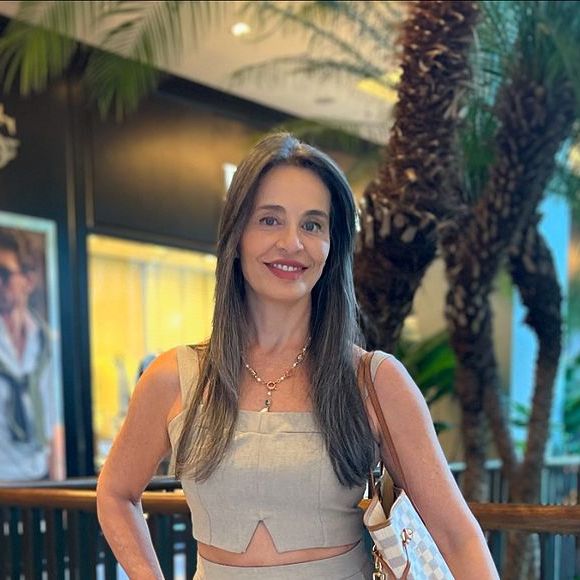 Carla Vilhena trabalhou na Globo de 1997 a 2017, sendo que em 2016 a empresa da jornalista assinou contrato com a TV para Carla prestar serviços ao canal