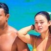 Ah, o amor! De biquíni cintura baixa, Sophie Charlotte curte praia com Xamã, dá beijão na água e recebe 'pegada no colo'. Fotos!