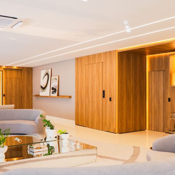 O edifício conta com 1 apartamento por andar e unidades que variam a partir de 482 m²