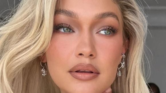 Dê adeus ao batom vermelho agora! 5 maquiagens de Natal tão chiques e elegantes que você vai usar até 2026