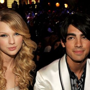 Taylor Swift e Joe Jonas namoraram de julho a outubro de 2008