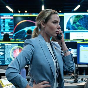 Dirigido pela vencedora do Oscar Kathryn Bigelow, o filme 'Casa de Dinamite' chega em 24 de outubro com suspense explosivo sobre um míssil misterioso lançado contra os EUA