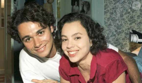 Em 'História de Amor', Joyce se envolve num relacionamento conturbado com Caio (Ângelo Paes Leme).