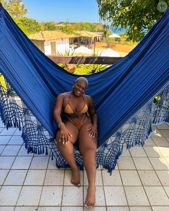 Ainda nesta sexta-feira (28), Jojo Todynho, agora com menos 80 kg, rebateu em seu Instagram ao ser chamada de "feia" pela seguidora.