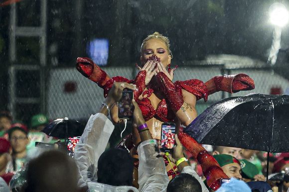 Virgínia Fonseca vai seguir na Grande Rio para o Carnaval 2027, garantiu presidente da escola: 'Encaixou bem com a comunidade, com toda a nação. É simples, educada. Trata bem os componentes. Toda a população de Caxias adora a Virgínia. E nós seguiremos com a Virgínia'
