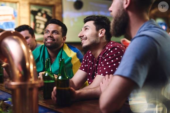 Por que tanta gente desvia o olhar durante os pênaltis? Especialista explica reação emocional comum em jogos da Copa do Mundo
