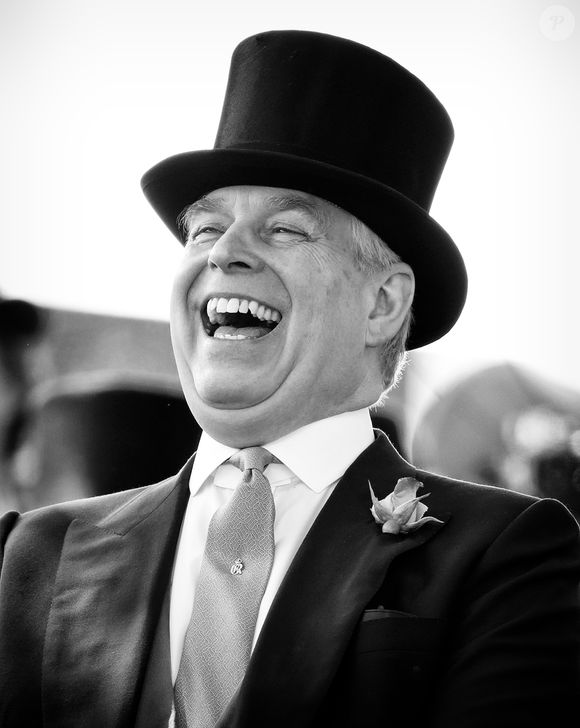 Andrew perde subsídio anual de £1 milhão, valor que vinha da própria Coroa, de acordo com o portal Tyla